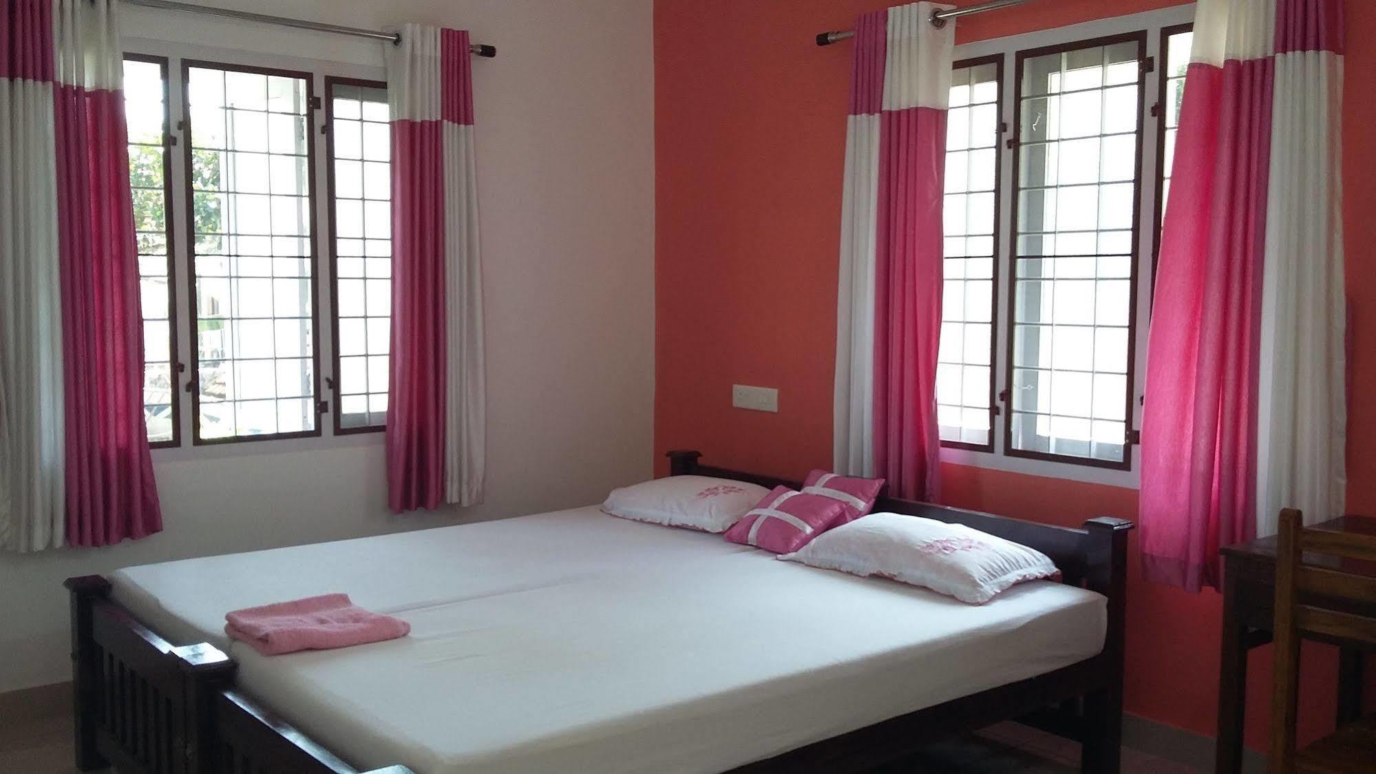 The Nest Hotel 2*