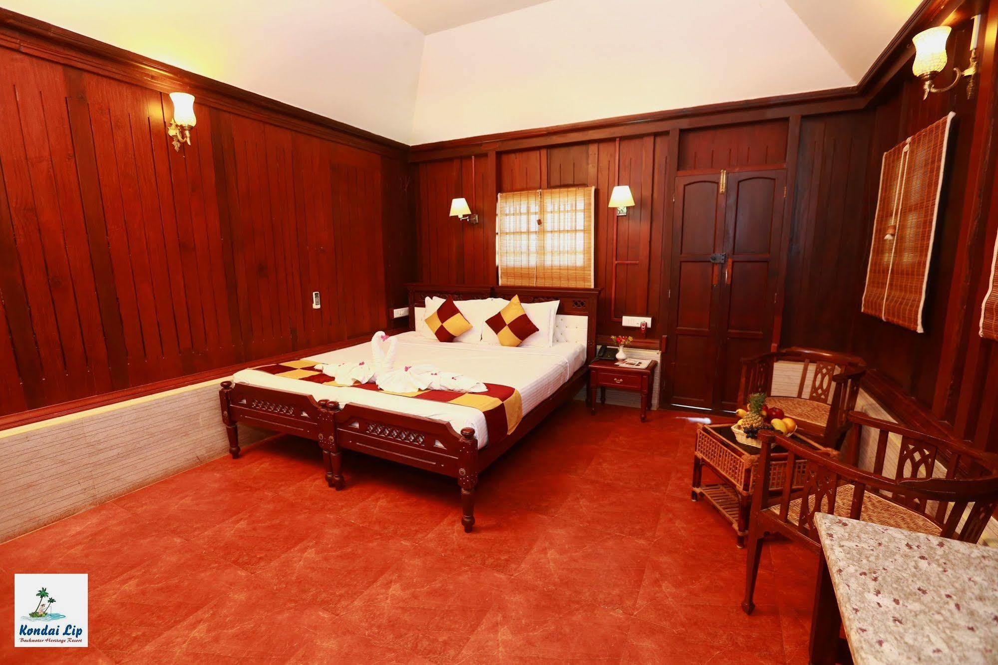 Resort Kondai Lip Backwater Heritage Kochi