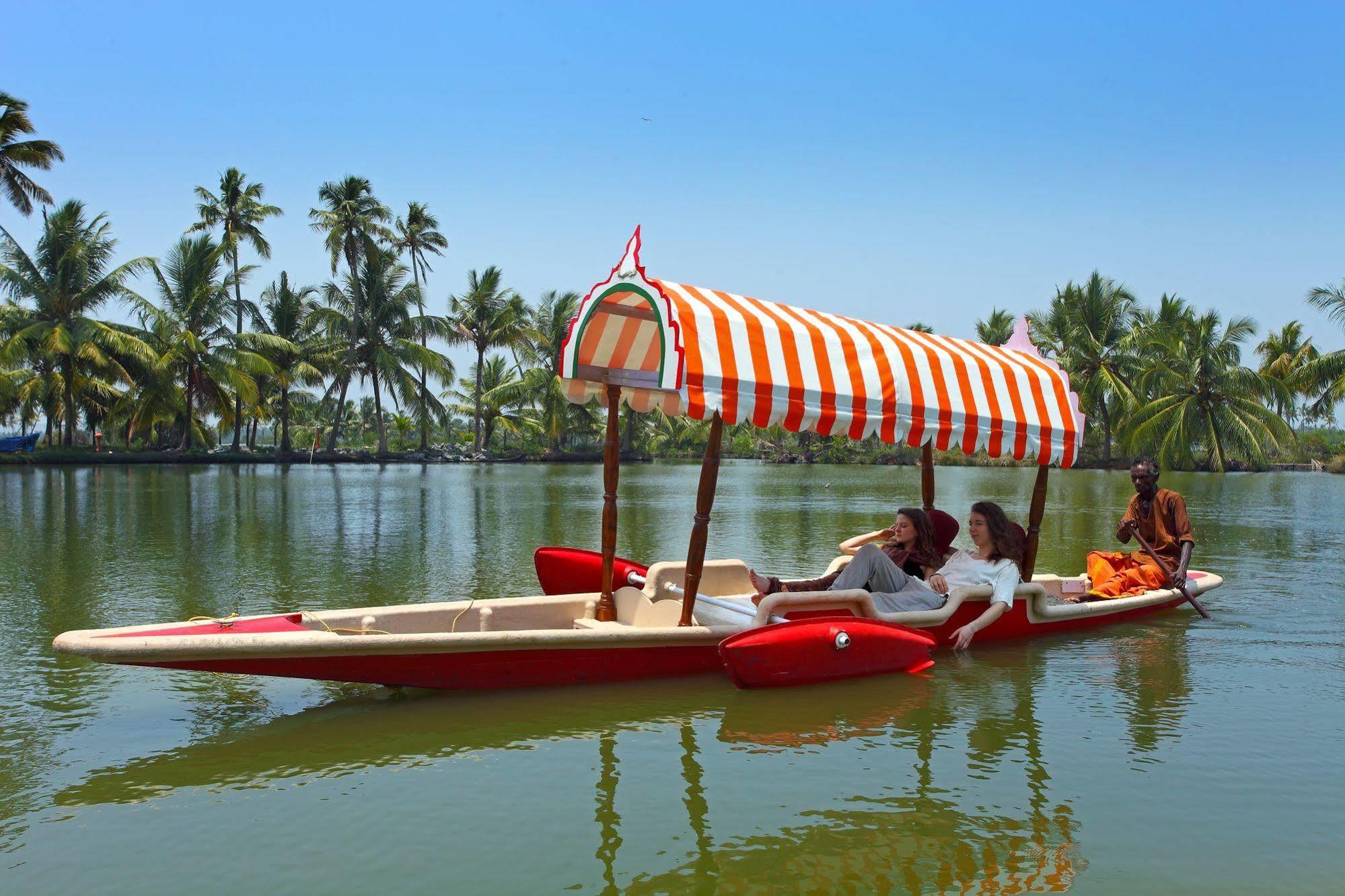 Resort Kondai Lip Backwater Heritage Kochi