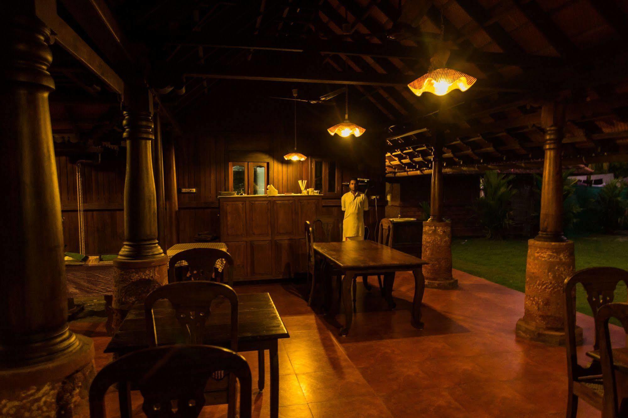 Kondai Lip Backwater Heritage 4* Kochi