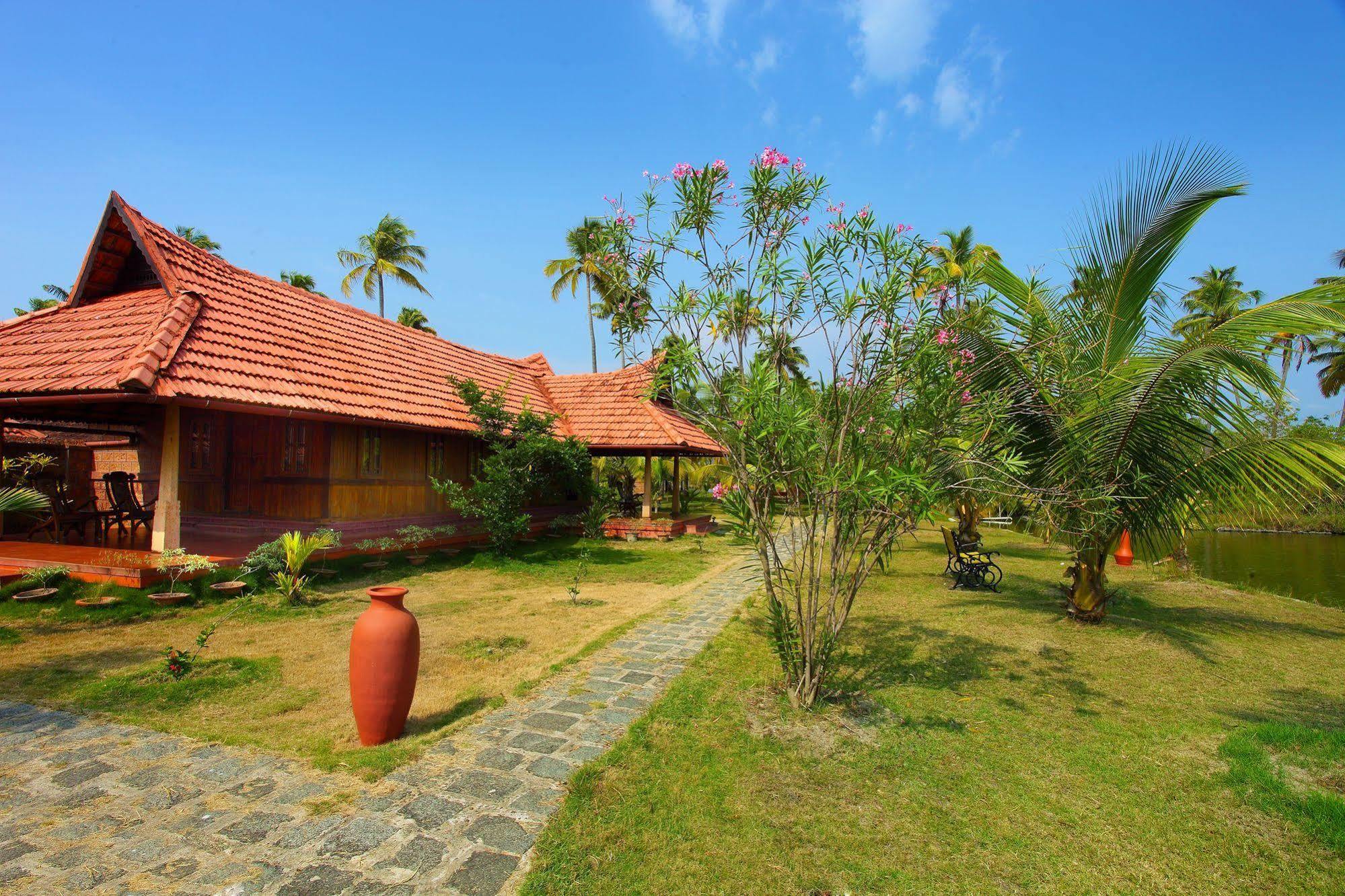 Resort Kondai Lip Backwater Heritage Kochi