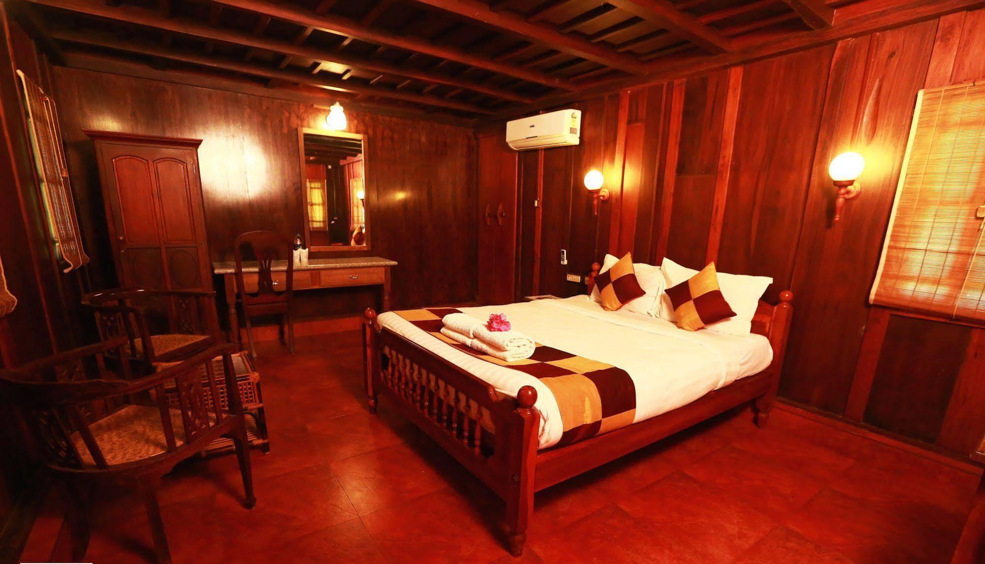 Resort Kondai Lip Backwater Heritage