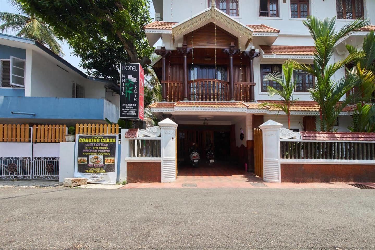 Bed & Breakfast White Rose Kochi