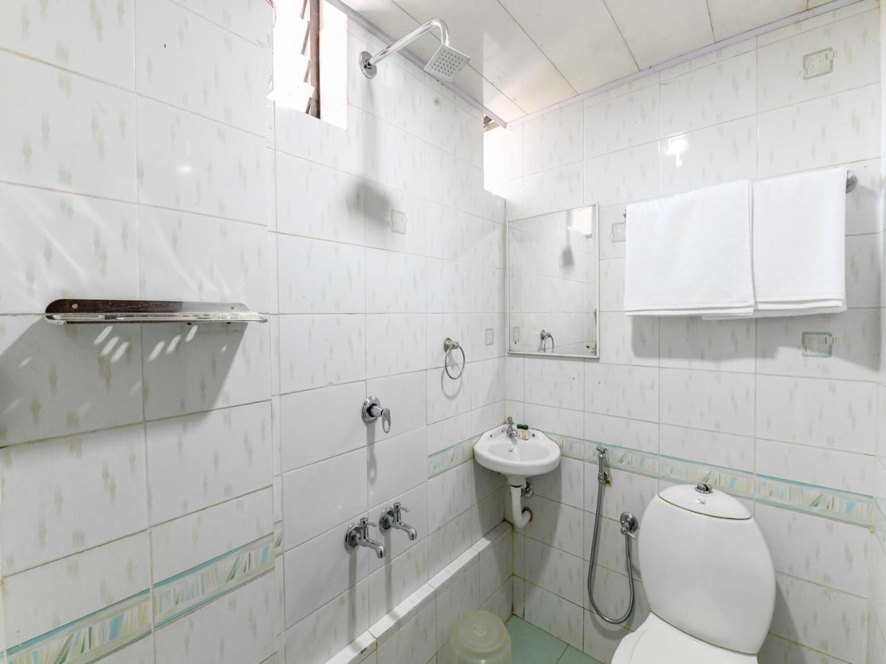 Hotel Oyo 11309 Land Residency