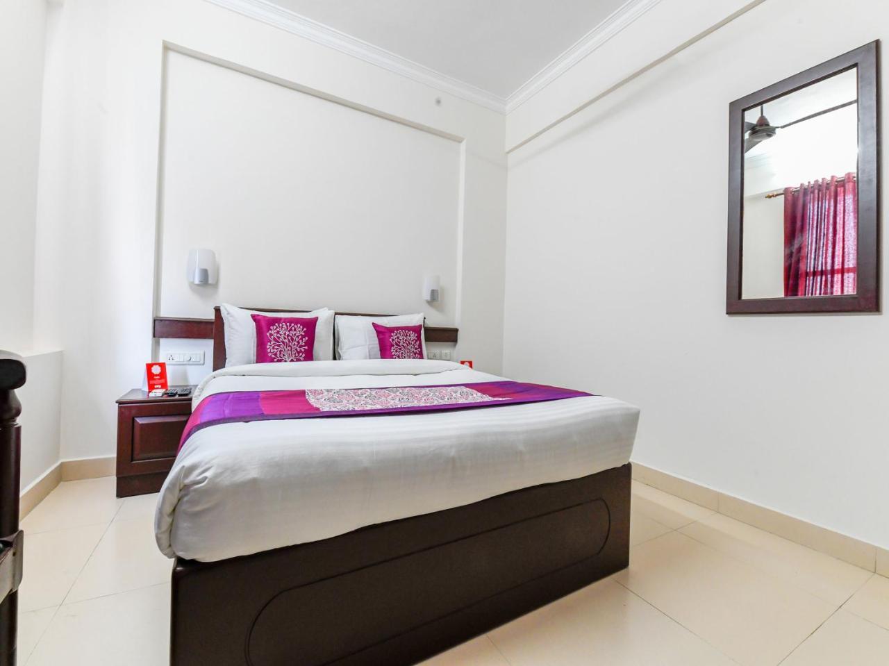 Oyo 11309 Land Residency 3*