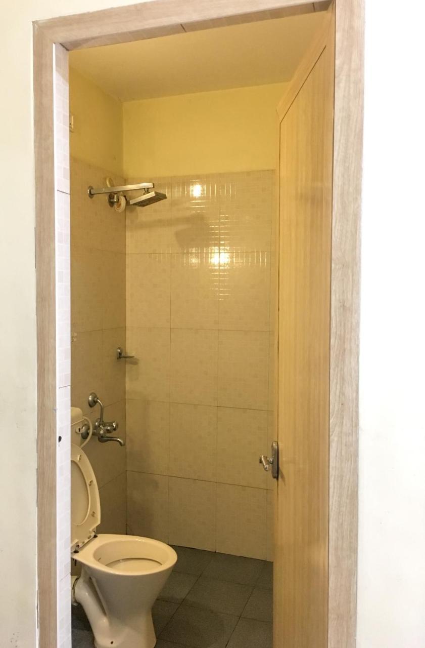 Palm Grove Service Bed & Breakfast 2*