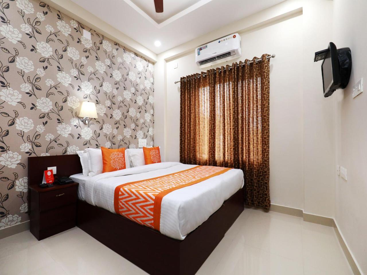Hotel Oyo 6728 Almas Residency 3*