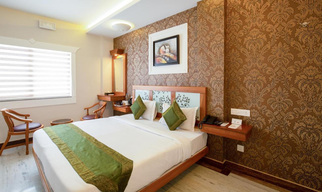 Treebo The Qasr Hotel Kochi