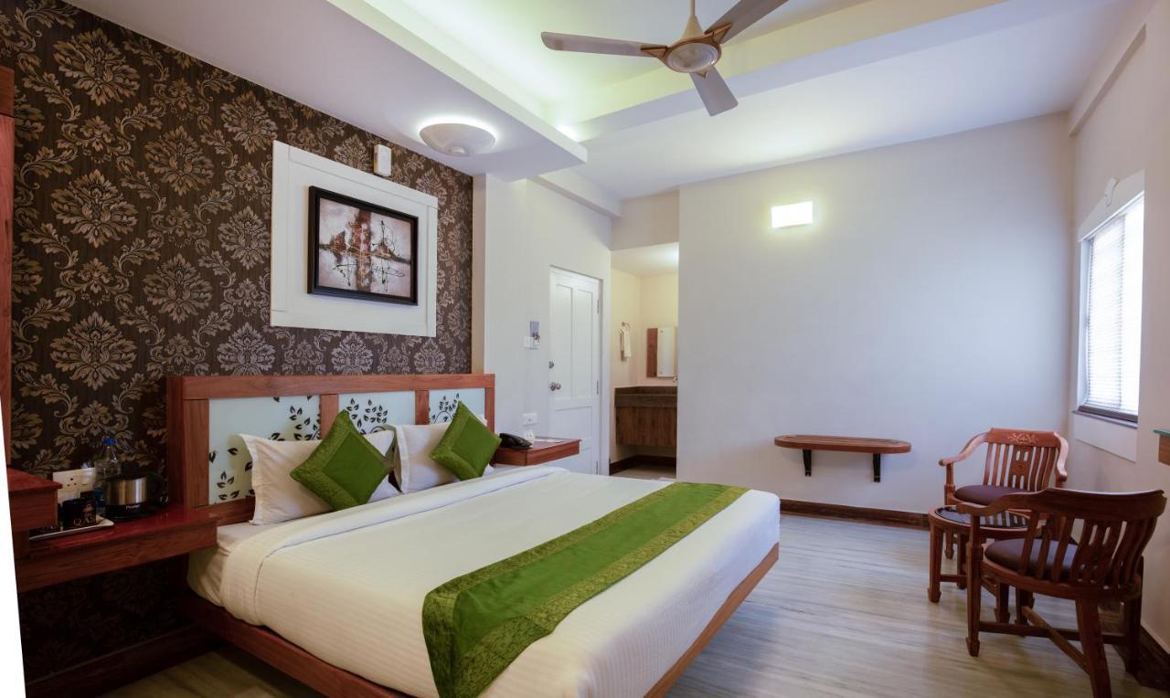 Treebo The Qasr Hotel