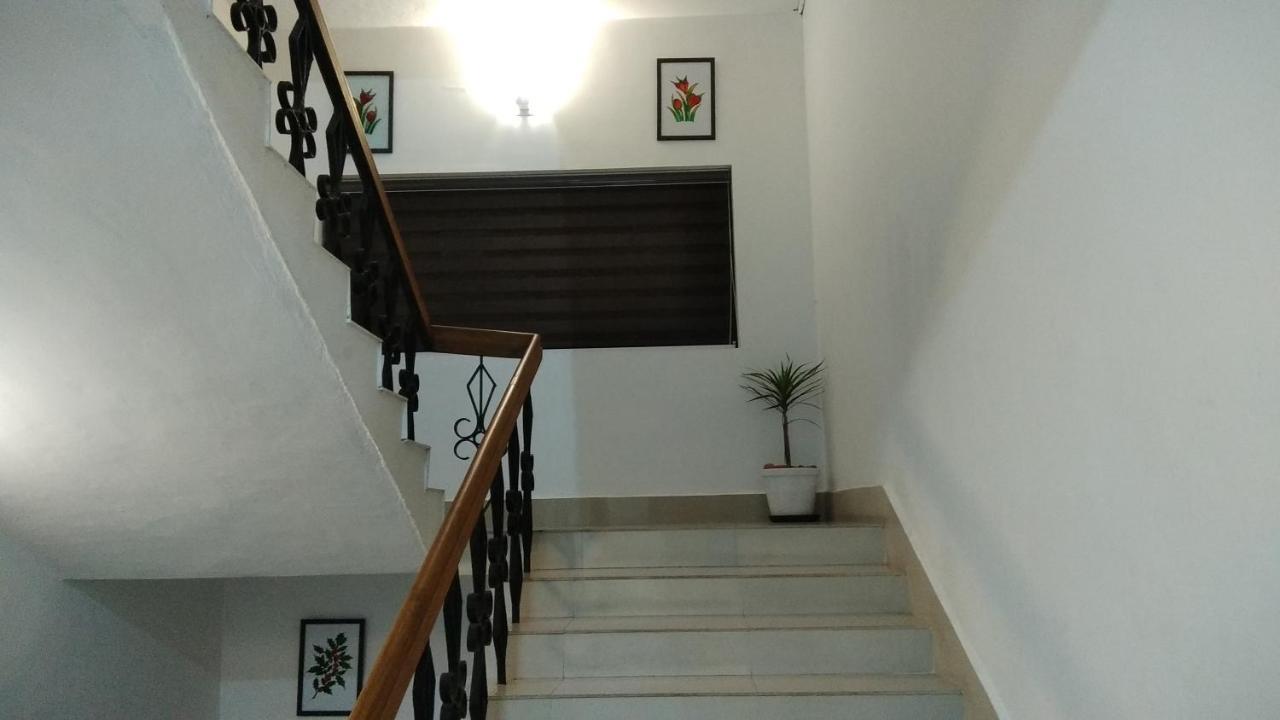 Madaparambil Tenants Hotel