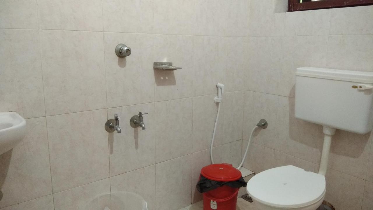 Madaparambil Tenants Hotel Kochi