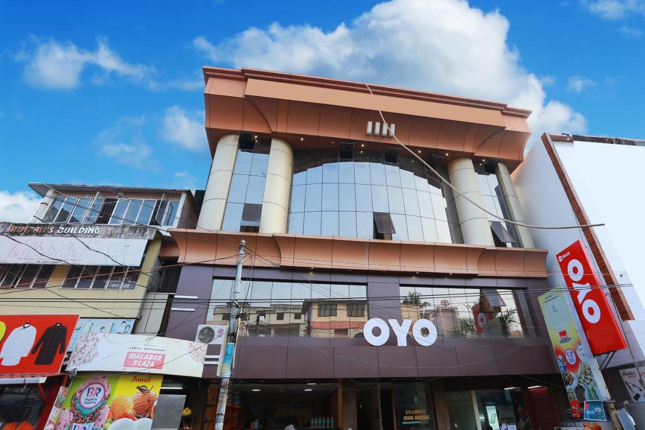 Oyo 5643 Malabar Plaza