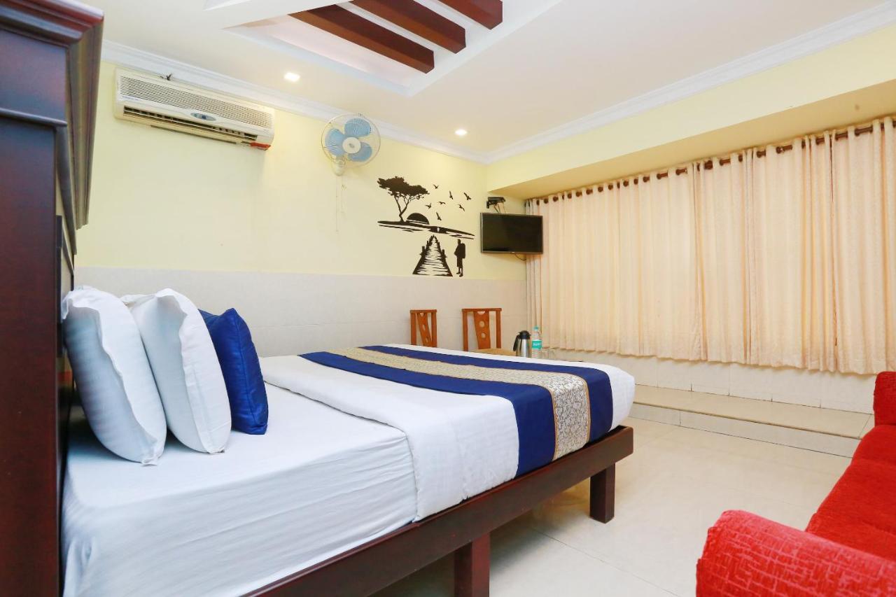 Hotel Oyo 5643 Malabar Plaza