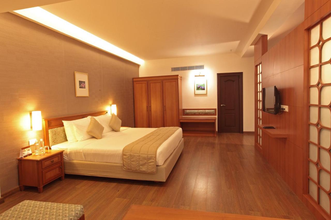 Monsoon Empress Hotel 5*