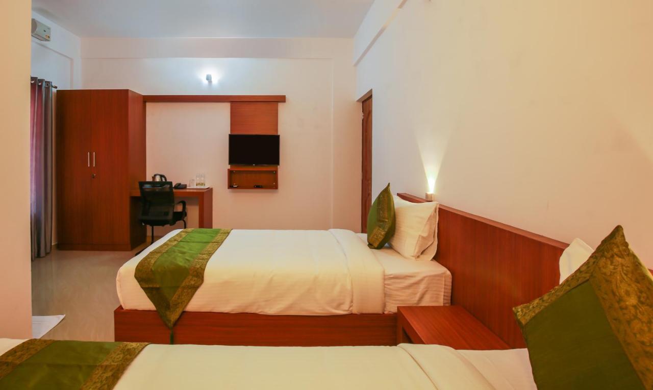 Phoenix Holidays Hotel Kochi