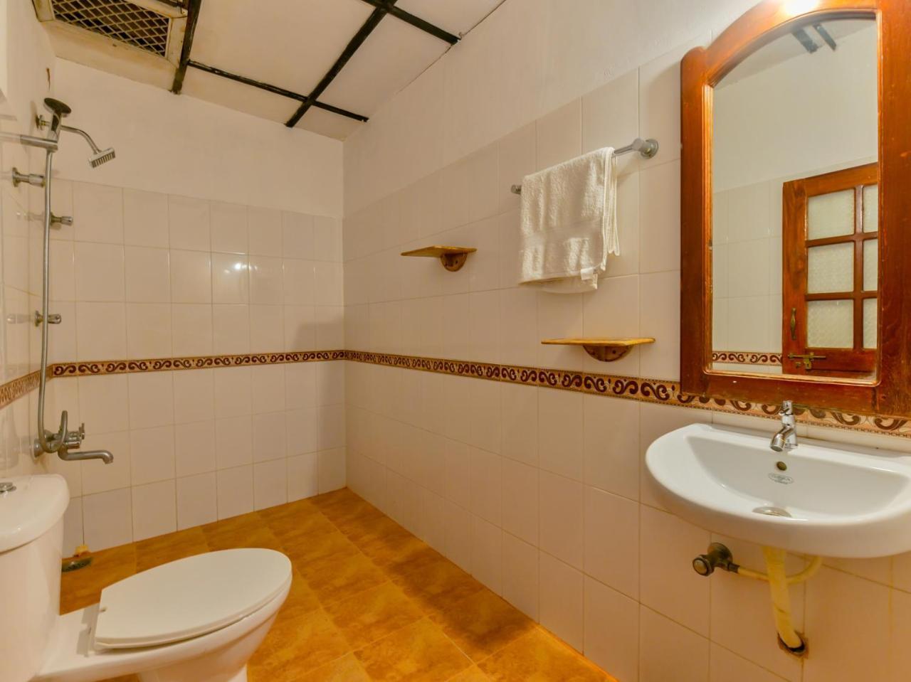 Rossitta Wood Castle Bed & Breakfast Kochi