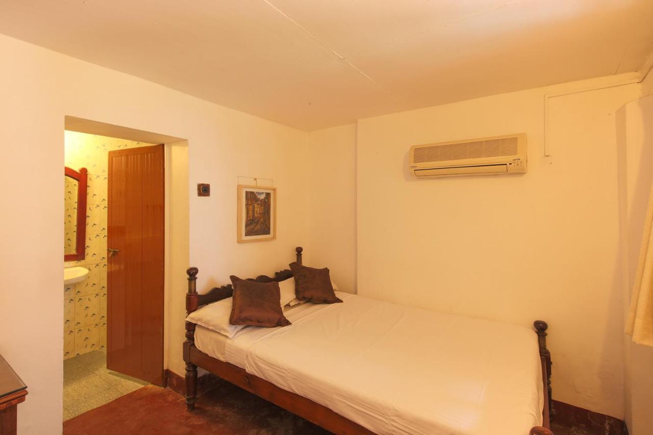 Rossitta Wood Castle Bed & Breakfast Kochi