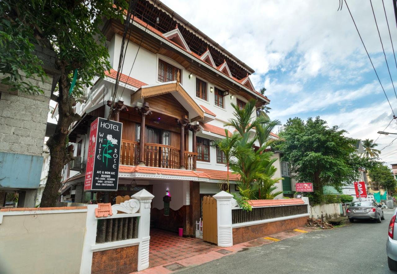 Bed & Breakfast White Rose 3*