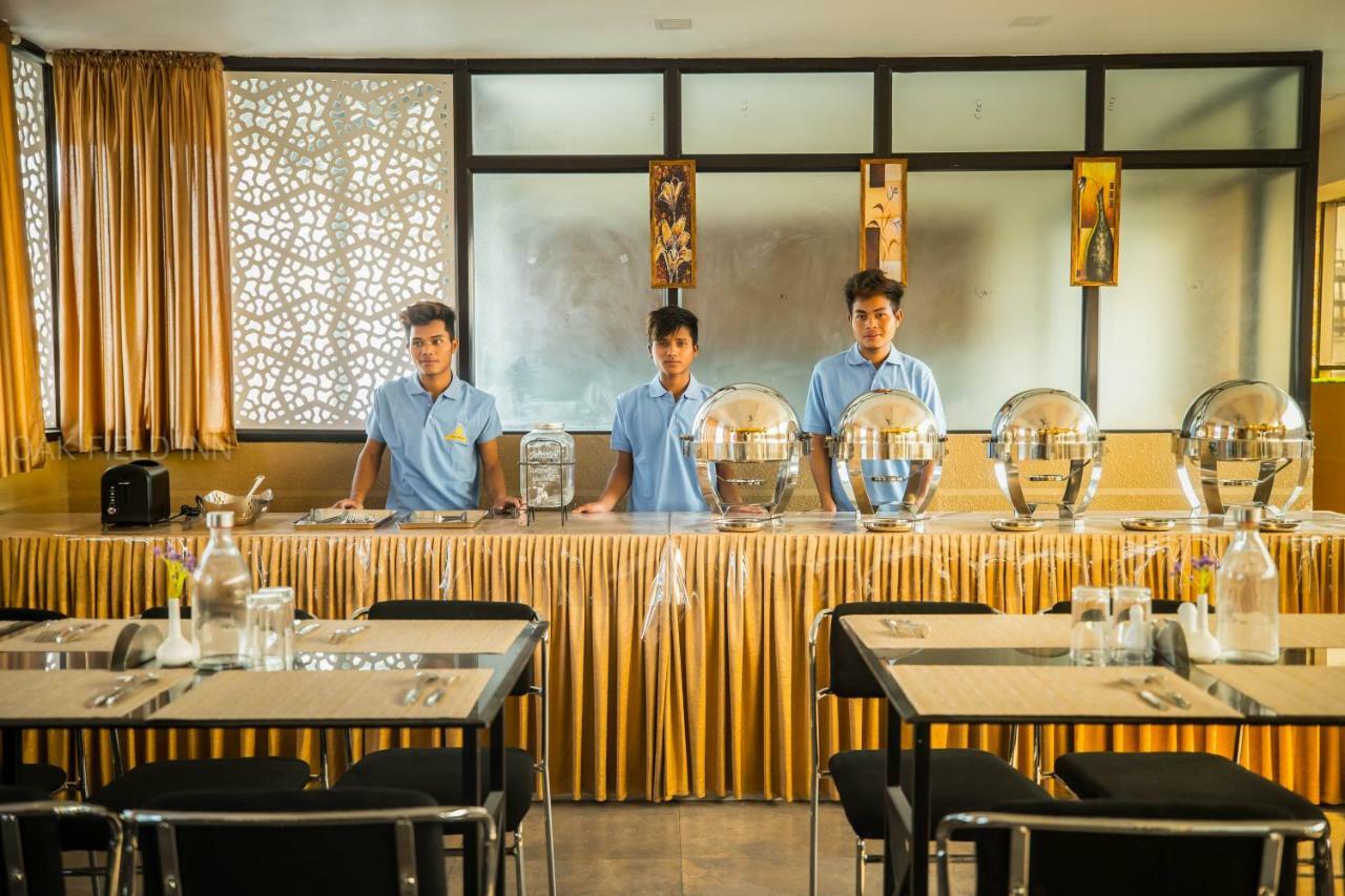 Oak Field Hotel Kochi
