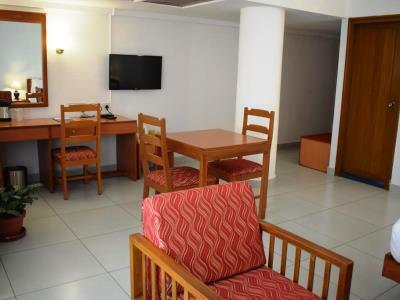 Abad Metro Hotel Kochi