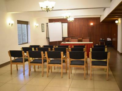 Abad Metro Hotel 2*