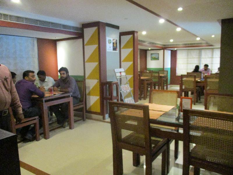 Treebo Trend Time Square Marine Drive Hotel 3*