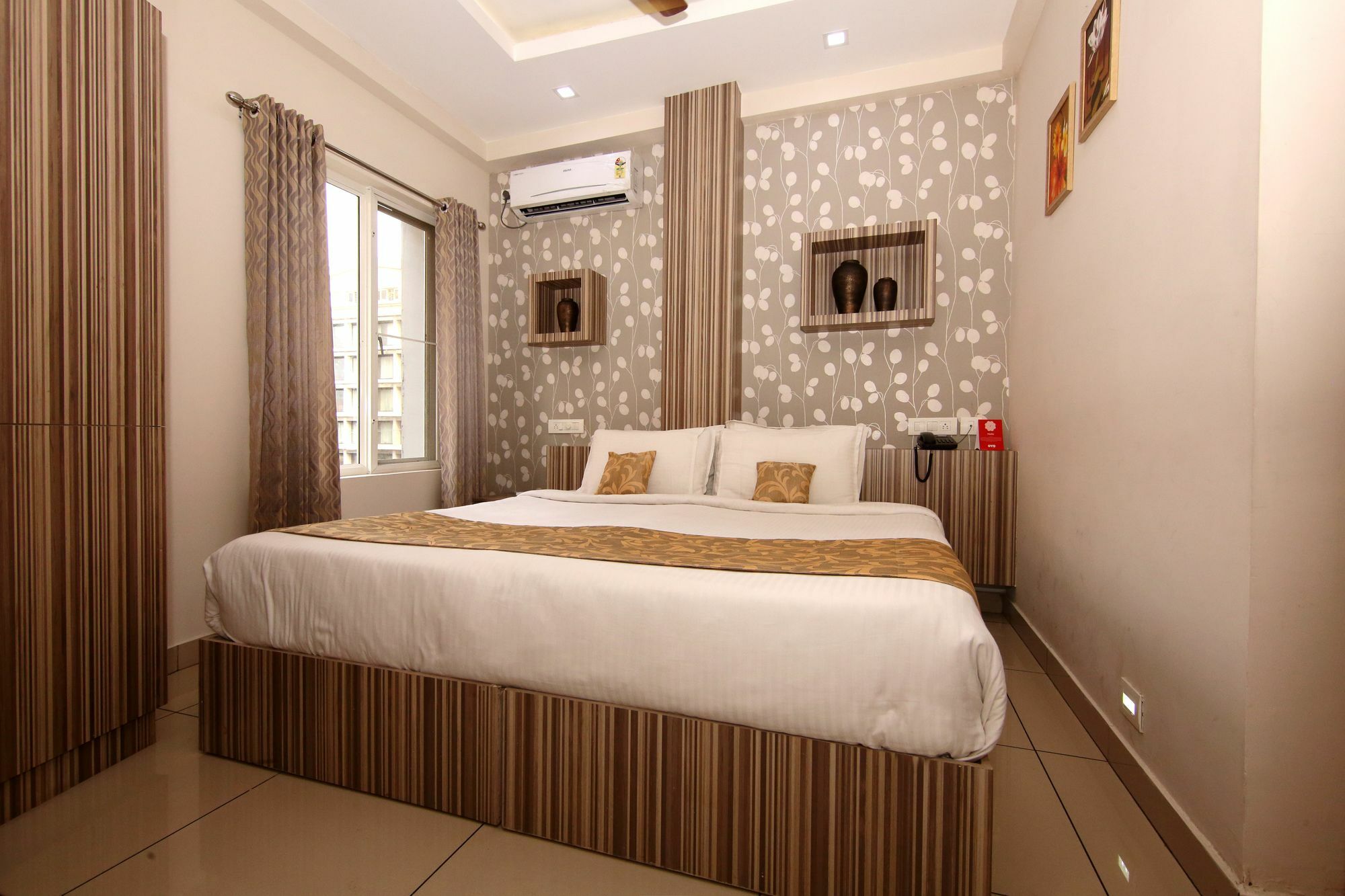 Oyo 7077 Reegate Hotel