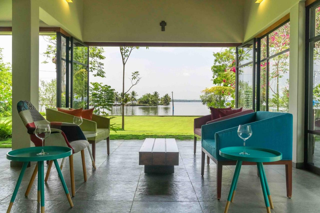 Cheppanam House With Backwater View And Pvt Lawn By Stayvista Villa
