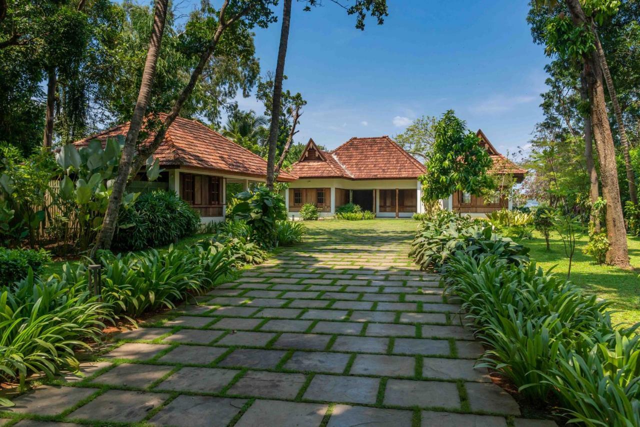 Cheppanam House With Backwater View And Pvt Lawn By Stayvista *
