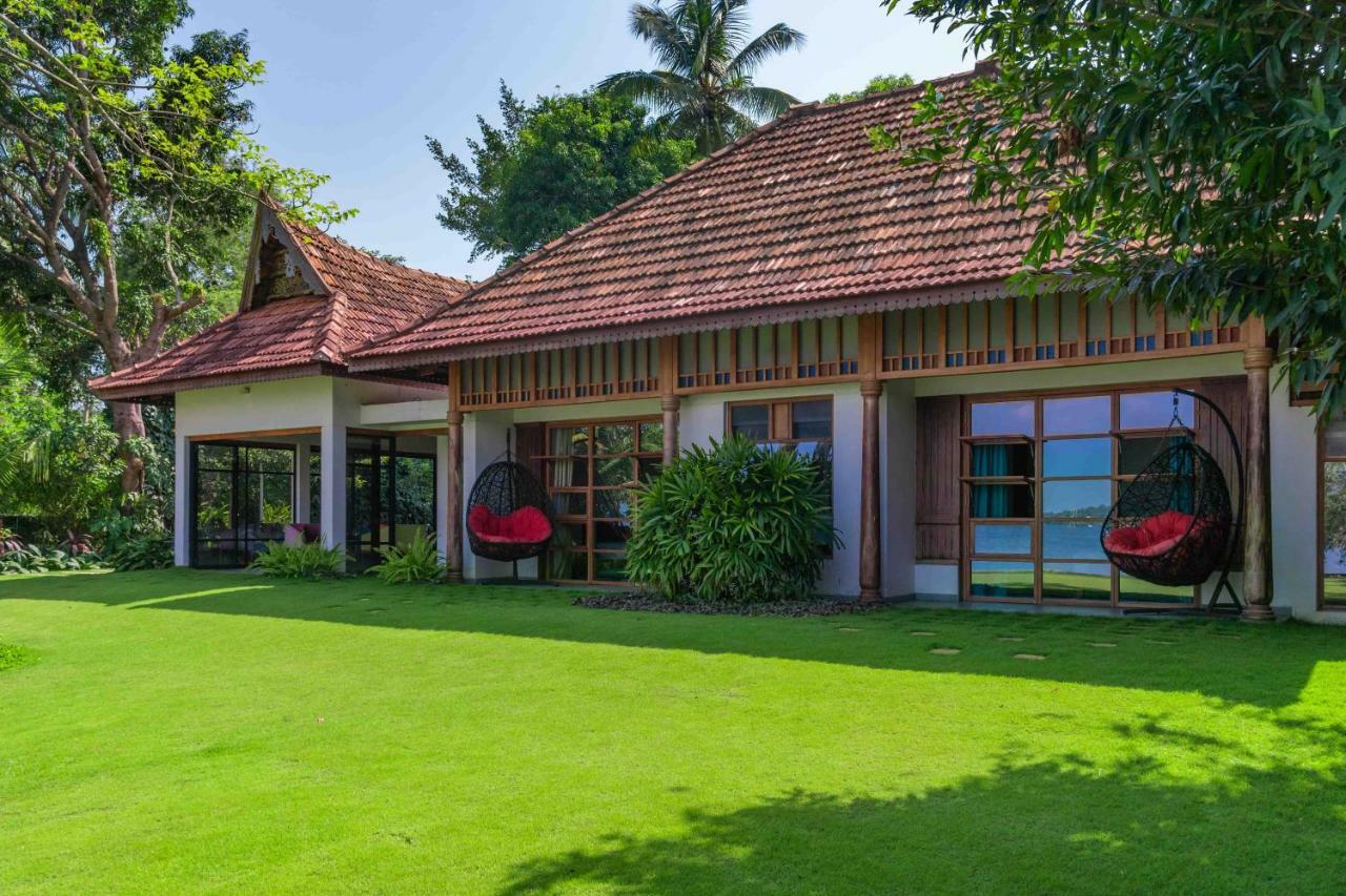 Cheppanam House With Backwater View And Pvt Lawn By Stayvista * Kochi