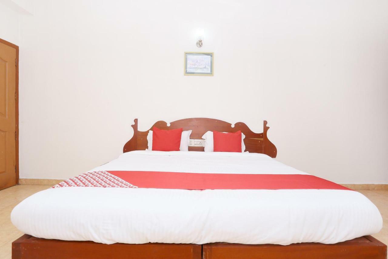 Hotel Oyo 39853 Manna Residency Kochi