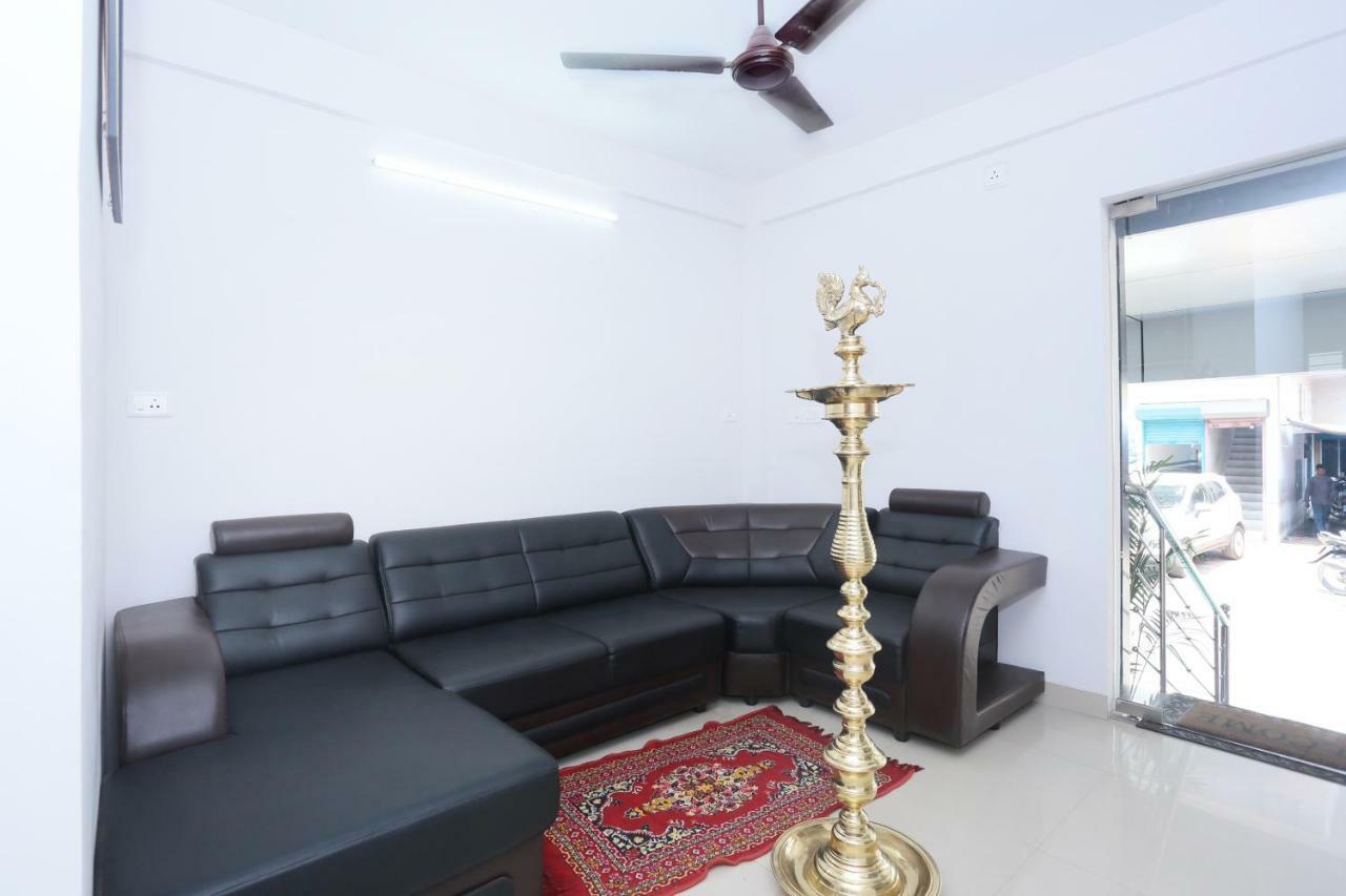 Oyo 30973 Thulasi Hotel 3*