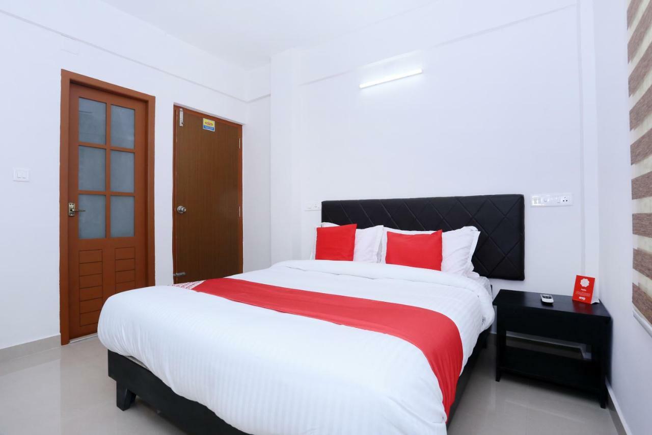 Oyo 30973 Thulasi Hotel Kochi