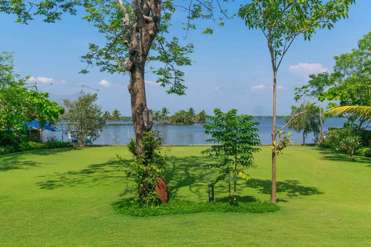 Cheppanam House With Backwater View And Pvt Lawn By Stayvista * Kochi