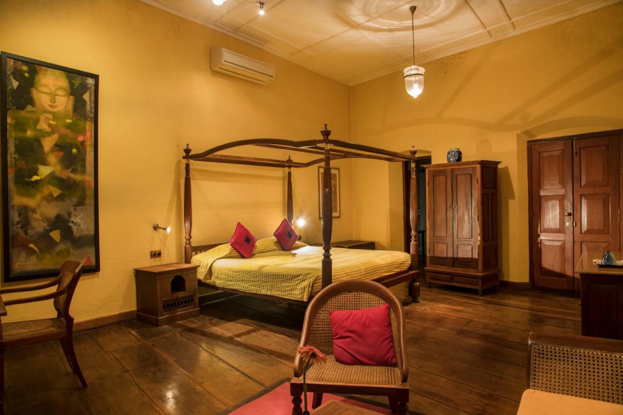 Old Harbour Hotel