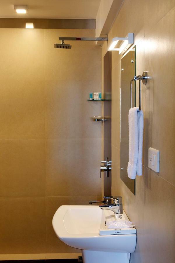 Riviera Suites Hotel 4*