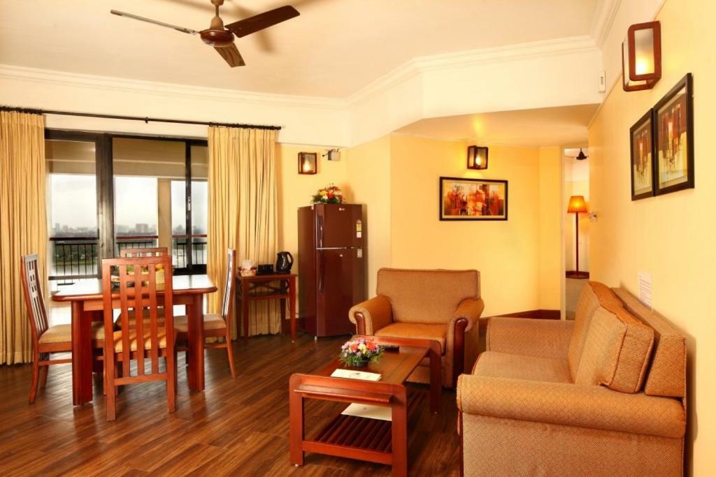 Riviera Suites 4*