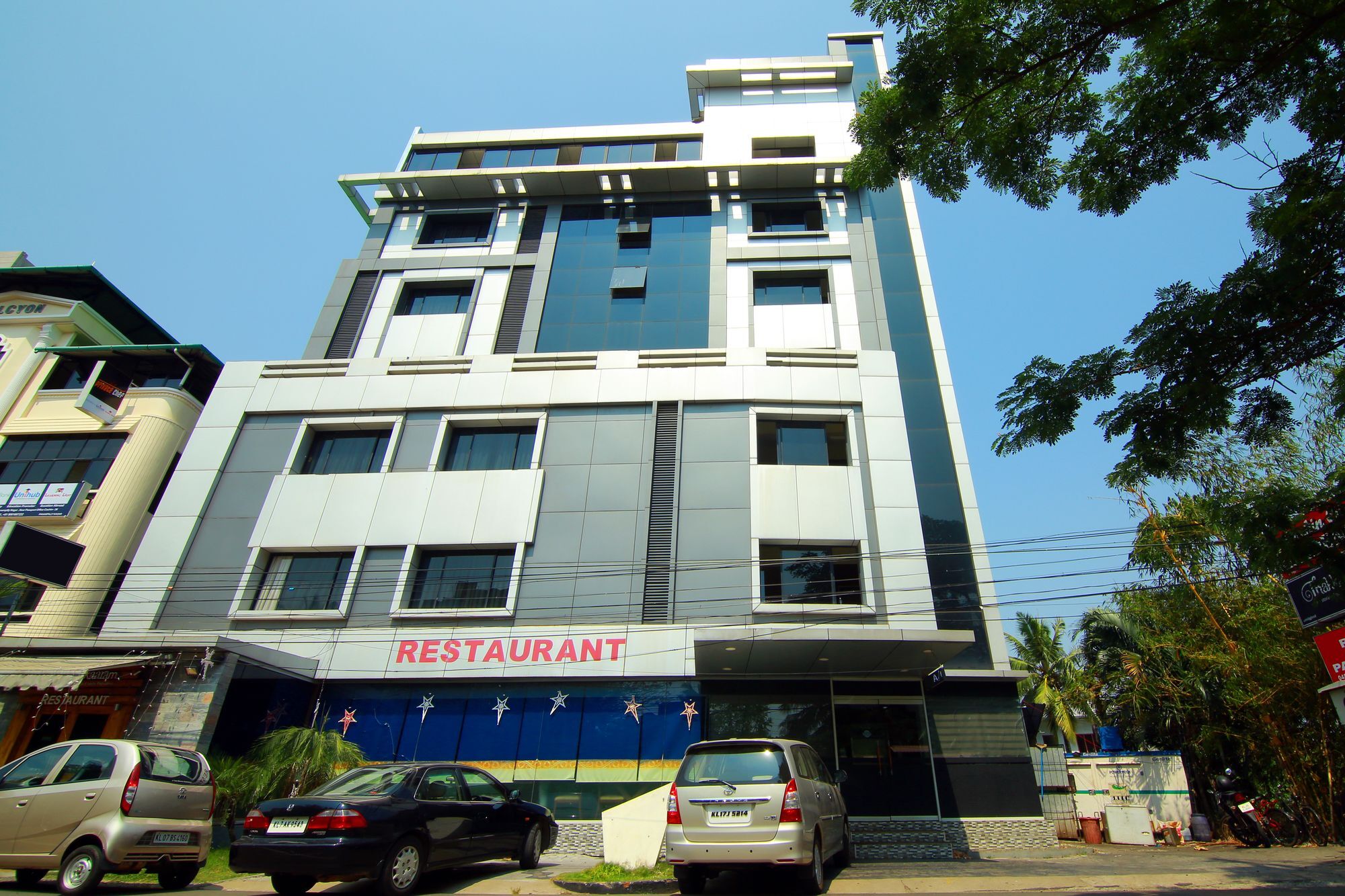 Hotel Oyo 4802 Cochin Residency