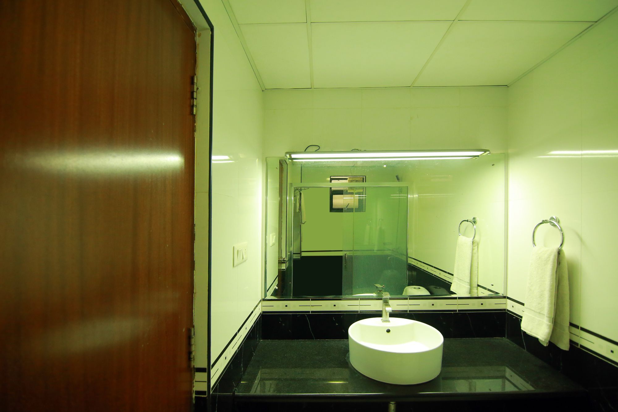 Hotel Oyo 4802 Cochin Residency Kochi