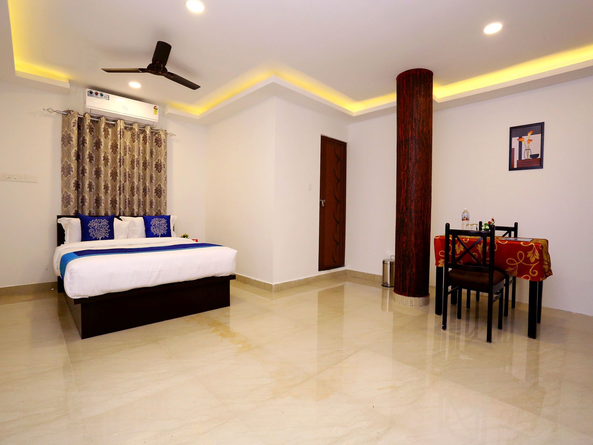 Hotel Oyo 9620 Emza Residency