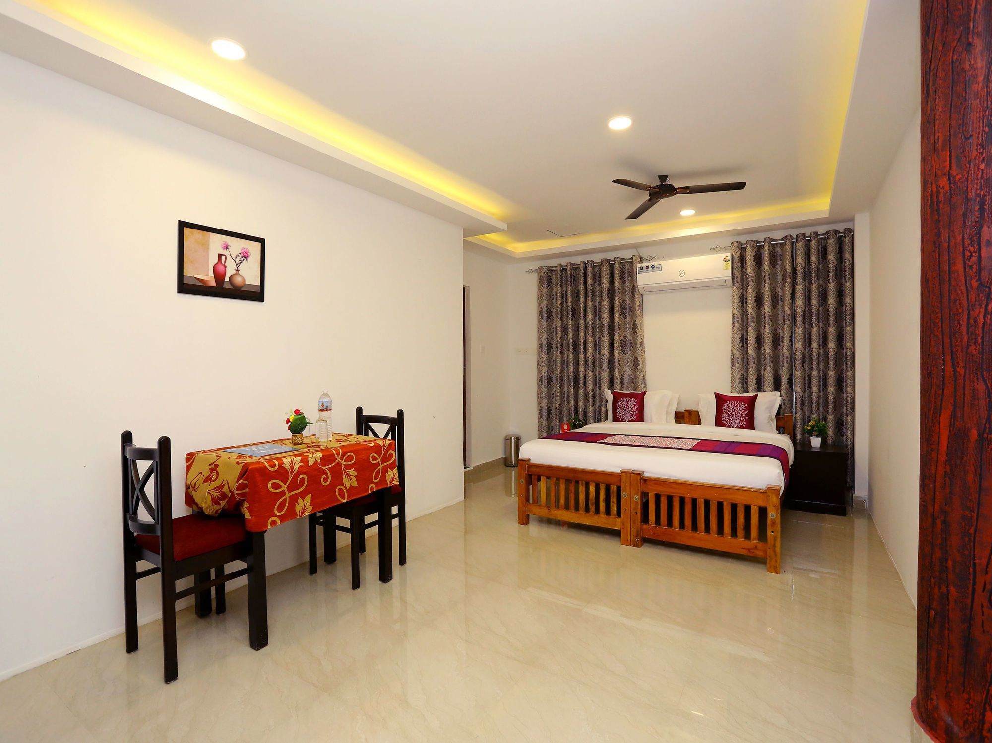 Oyo 9620 Emza Residency