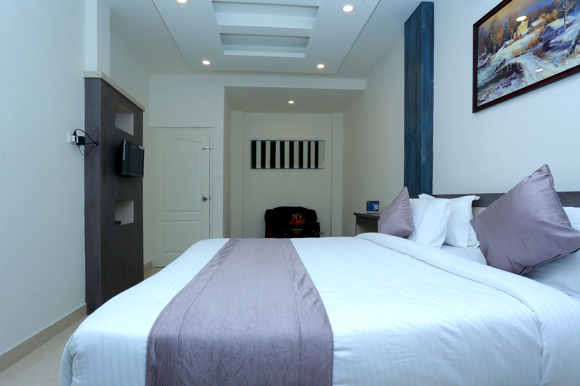 Oyo 10278 Caprice Residency Hotel Kochi