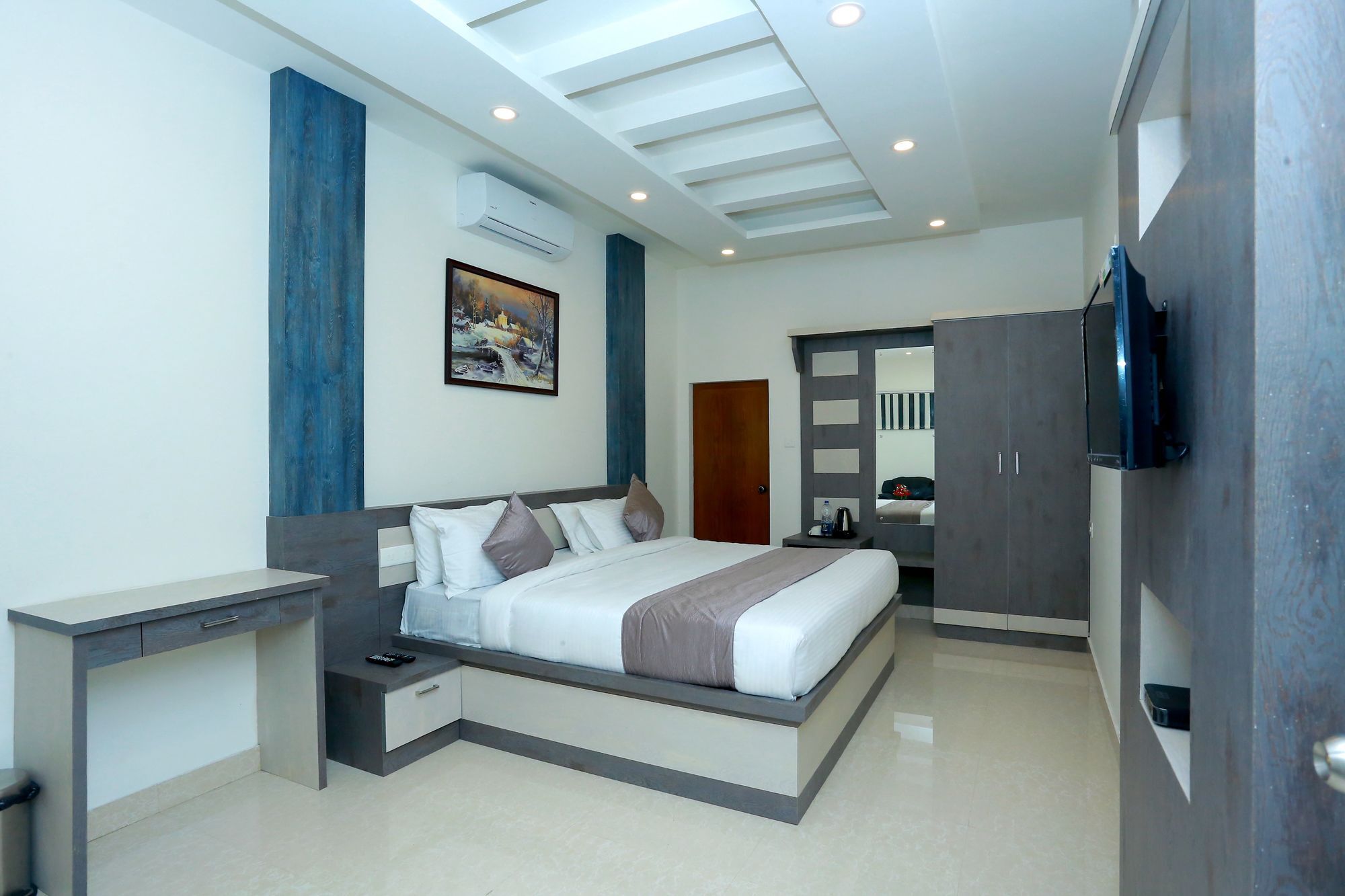 Hotel Oyo 10278 Caprice Residency 3*