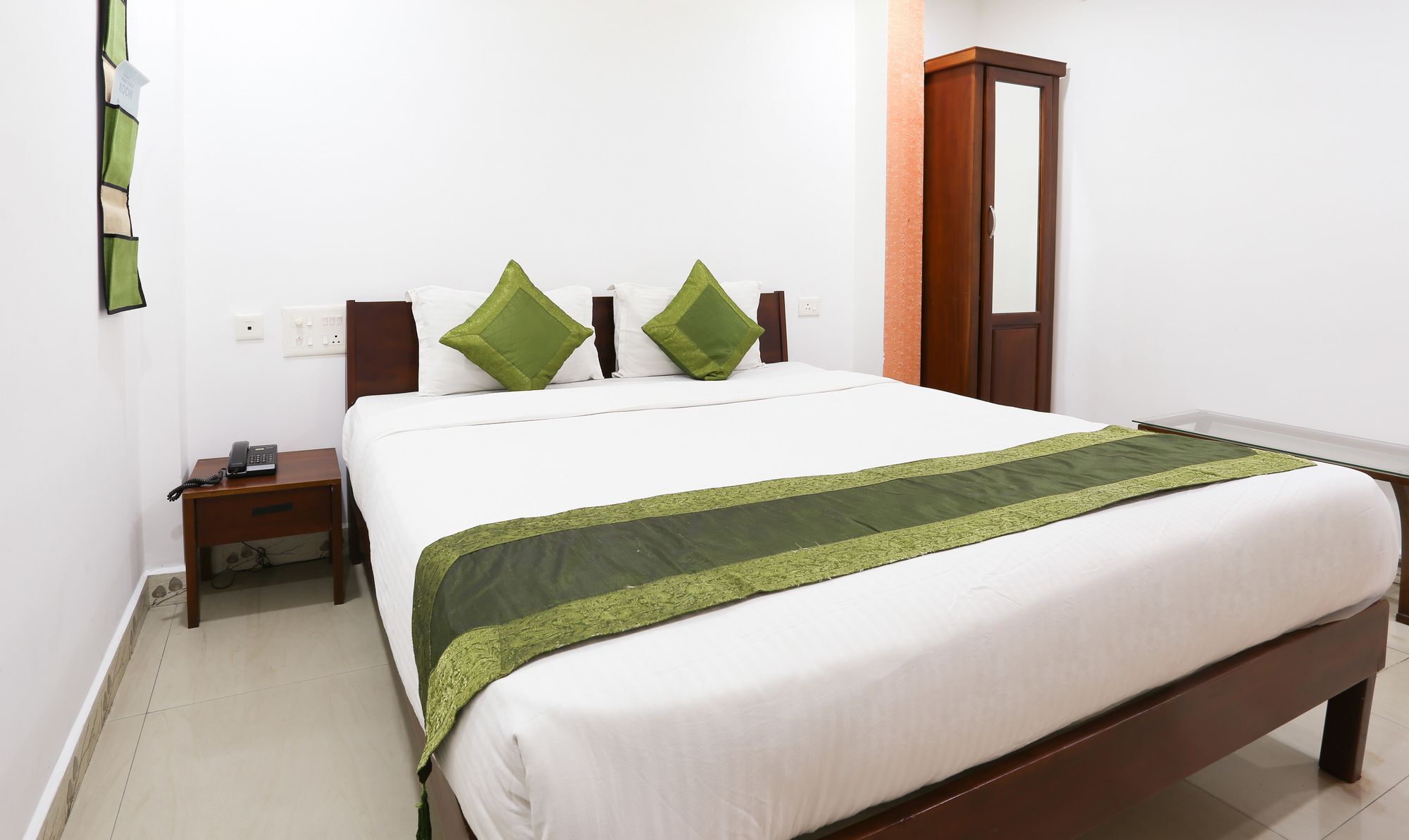 Hotel Treebo Malabar Plaza 3*