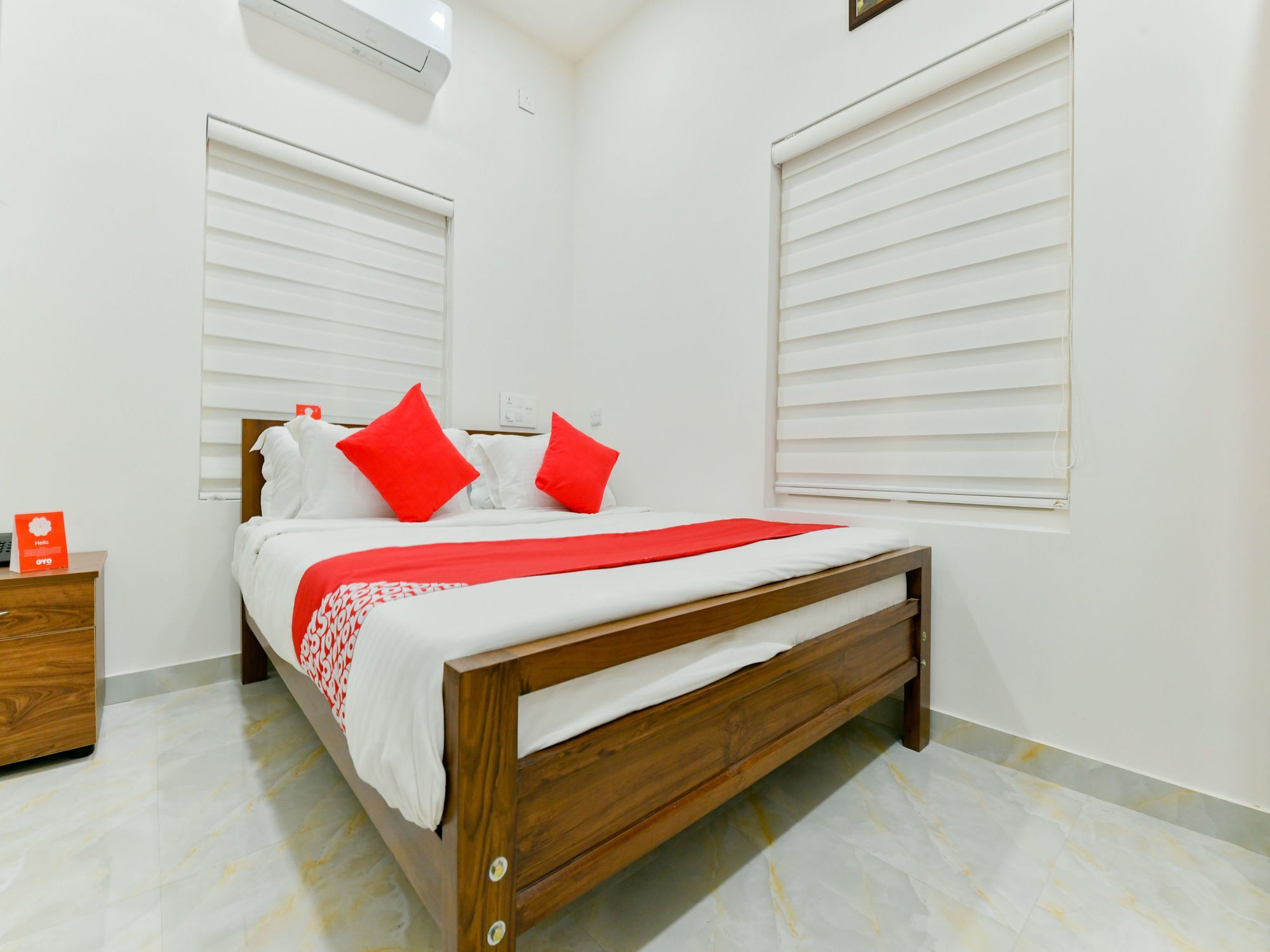 Oyo 16844 Adams Hotel