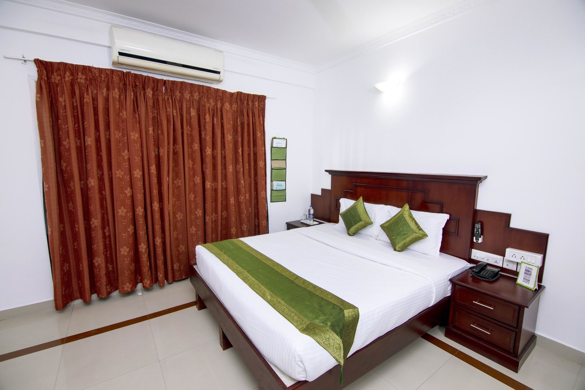 Hotel Treebo Center Point Kochi