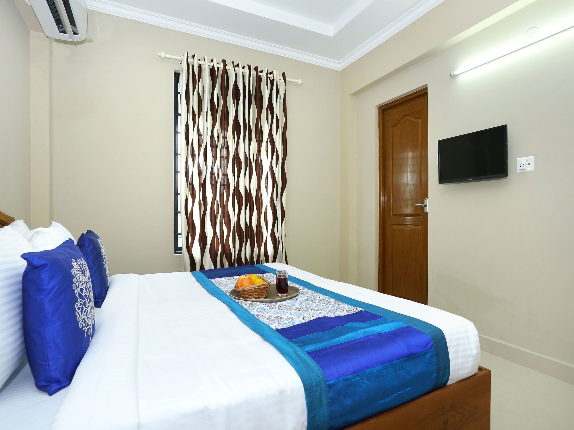 Hotel Collection O Kadavanthra Near South Railway Station Kochi
