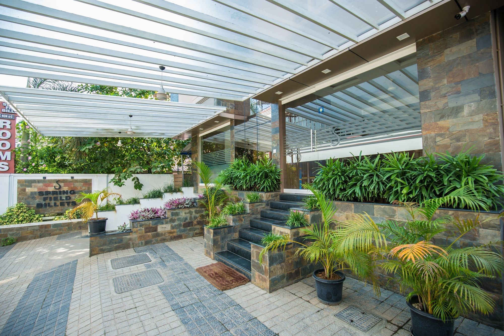 Hotel Spring Field Billets Kochi