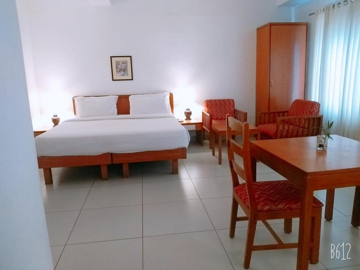 Hotel Abad Metro Kochi
