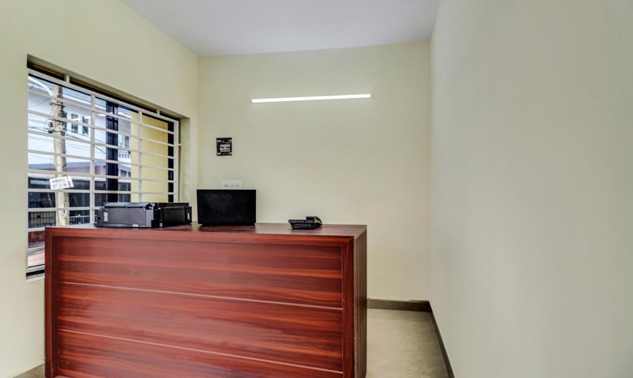 Hotel Itsy Rain Tulsi Stayz, Palarivattom Junction